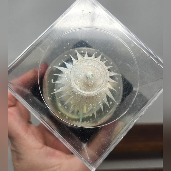 Vintage Unique Treasures Hand Blown Glass Globe Angel Ornament - Picture 5 of 16